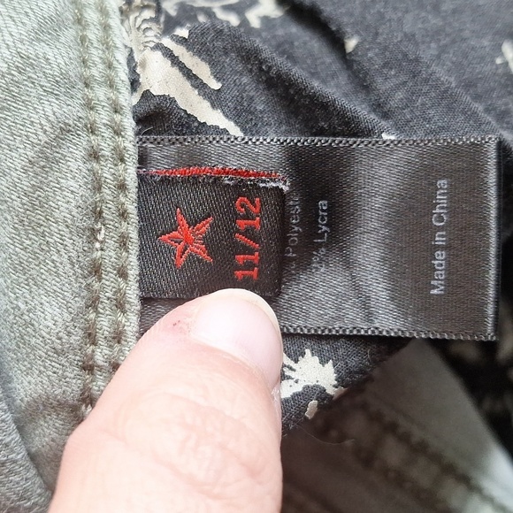 PEOPLE'S LIBERATION GREEN SHORT SHORTS 11/12 - Picture 7 of 8